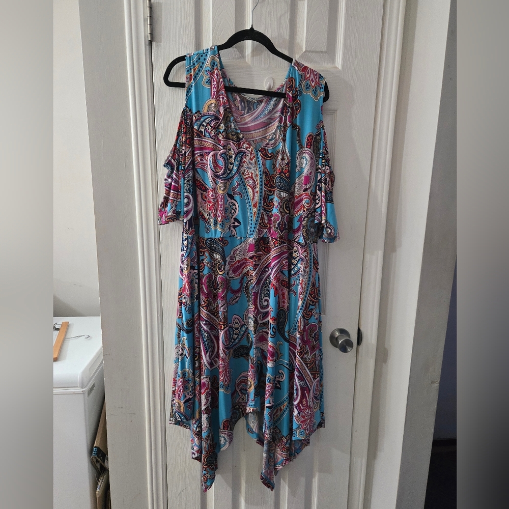 26/28 Avenue slinky dress cold shoulder